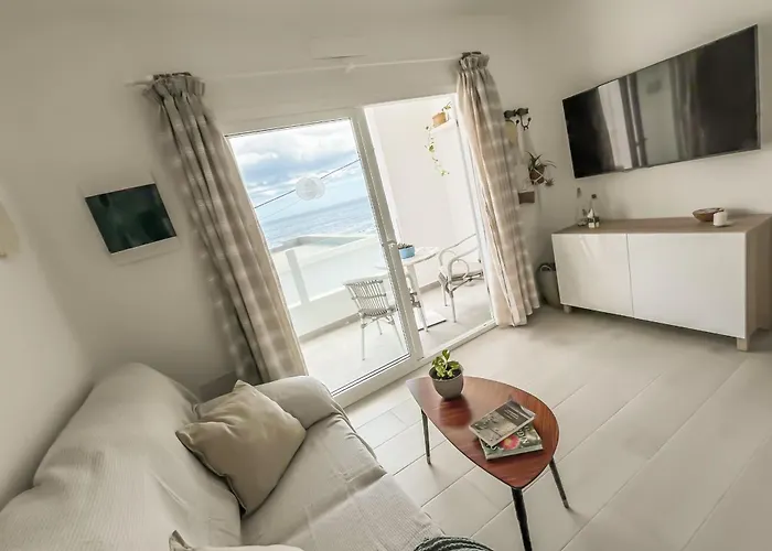 Casa Burgao 2 On The Front Line With Seaview Terrace 公寓