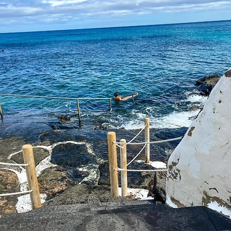 Casa Burgao 2 On The Front Line With Seaview Terrace Διαμέρισμα Punta Mujeres